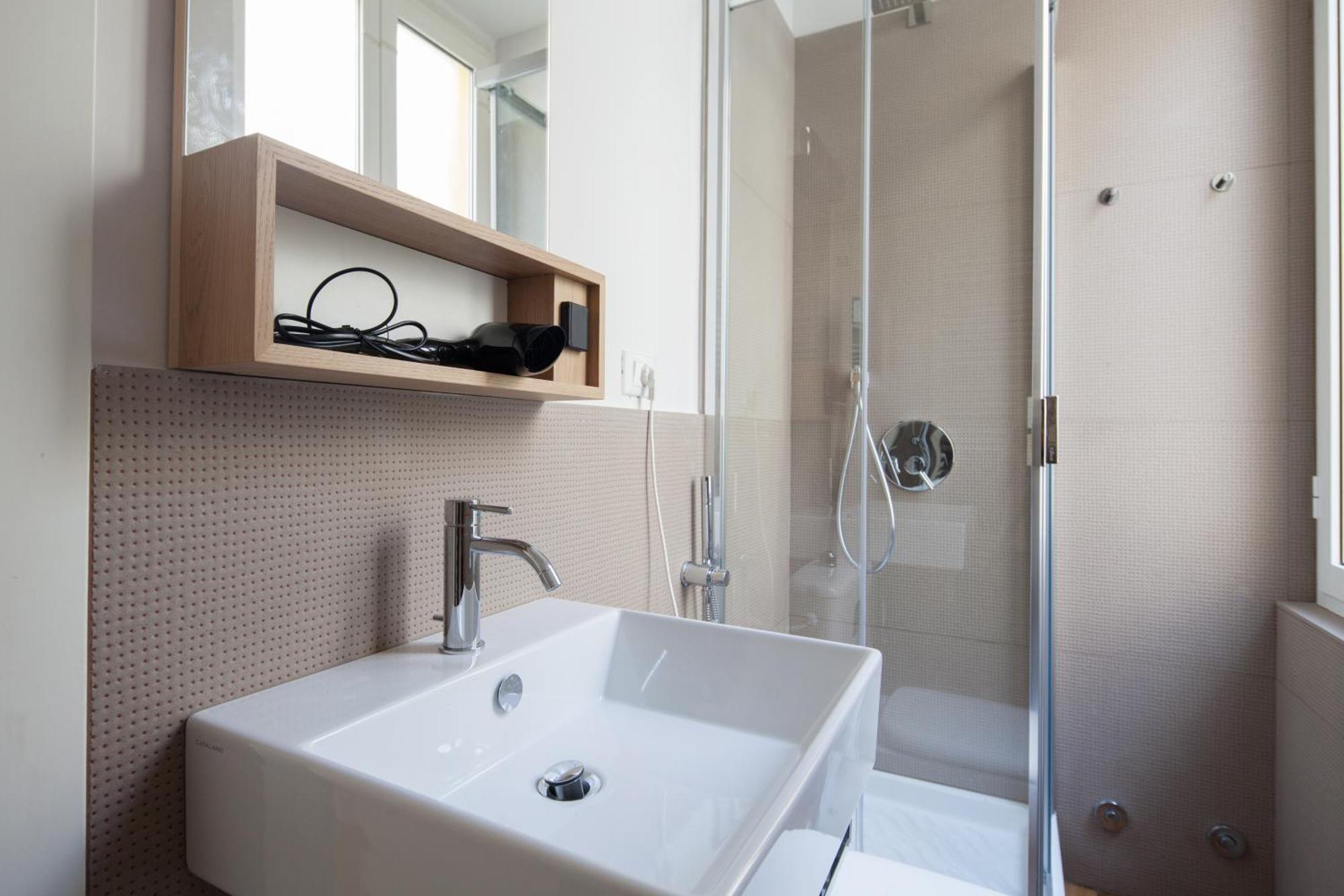 Cv5 - La Spezia City Center - Wide Modern Apartment Walking Distance To The Station To Cinque Terre - Big Terrace On The Roofs 外观 照片